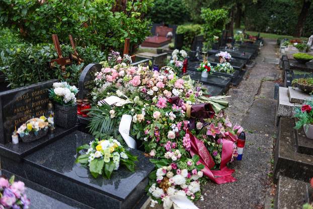 Na Mirogoju pokopana Gabi Novak, sada počiva uz Matiju, Arsena i svoju majku