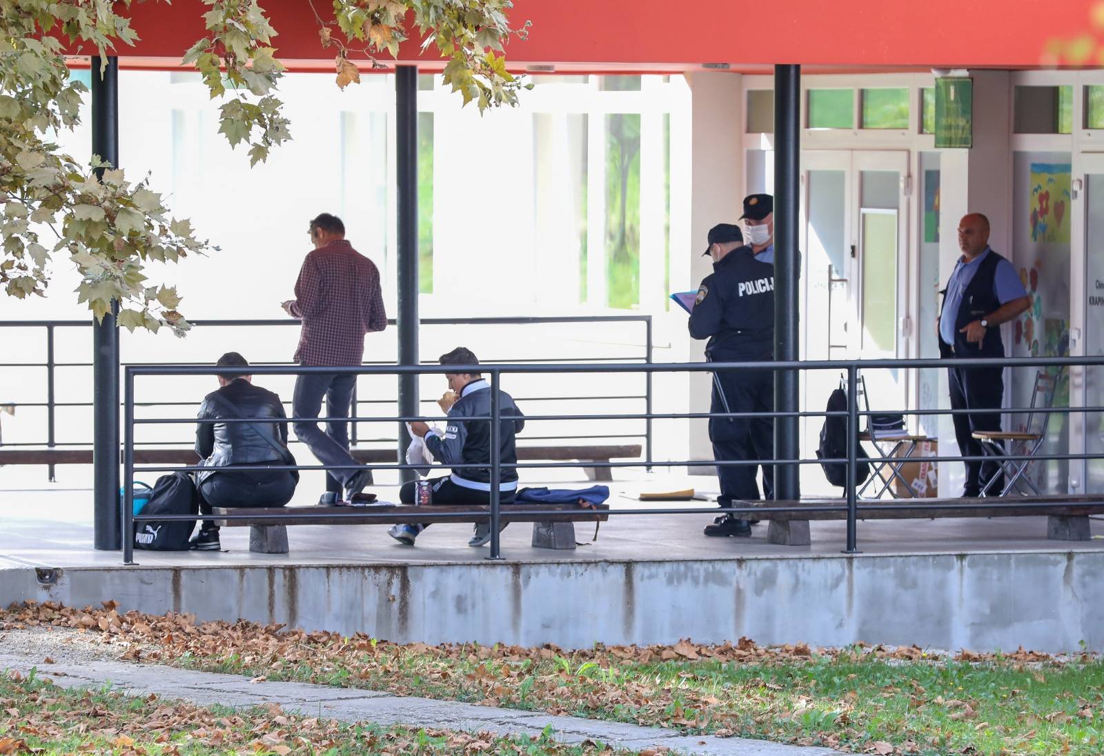 Krapinske Toplice: Policija je uručila naloge ocu dječaka i jednoj prosvjednici