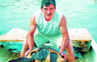 Vir: Ugostitelj u mrežu uhvatio kornjaču od 30 kg