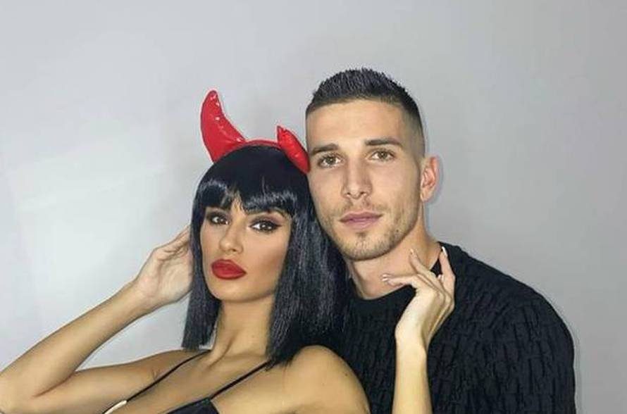 Kastratijeva Anđela napokon pokazala trudnički trbuščić