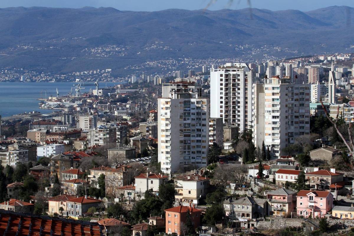 Hrvatska je danas čak dva puta oborila temperaturni rekord: U Rijeci bilo 24,9, a u Kninu 25,1