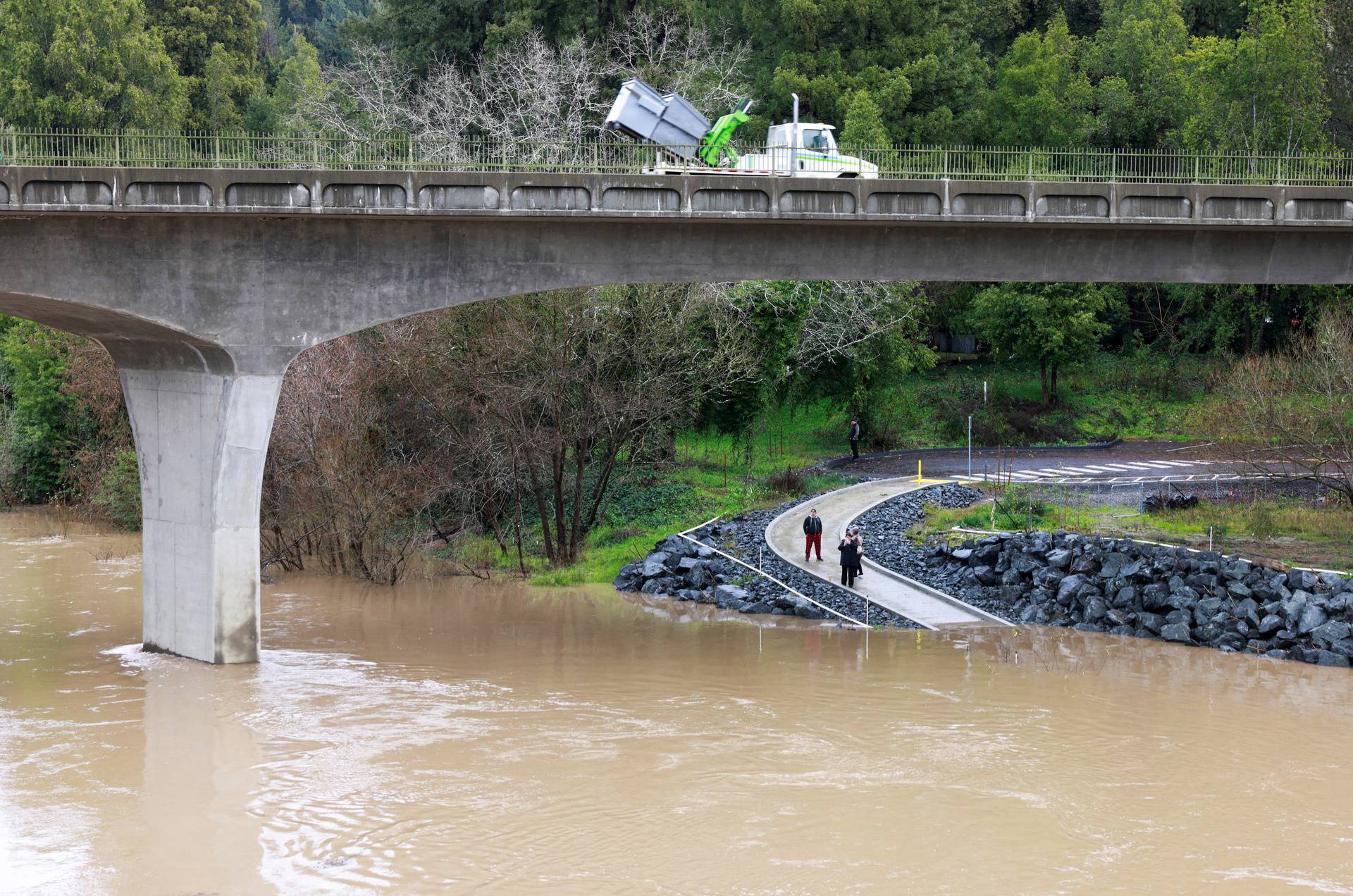 Rainstorms threaten flooding in northern California