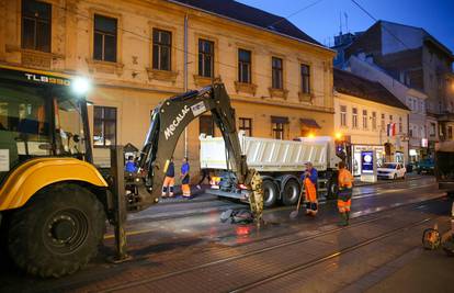 U centru Zagreba pukla cijev