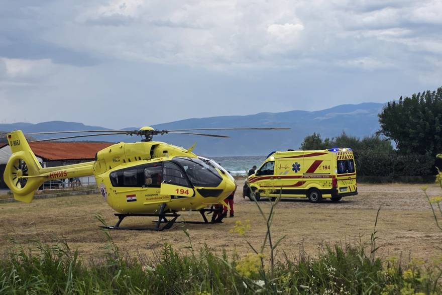 Helikopter slije&cacute;e na Krku