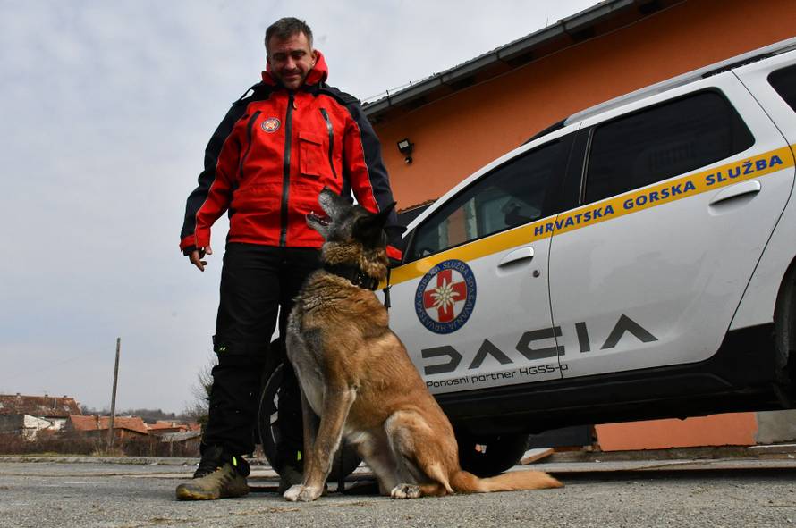 Nova Gradiška: Potražni psi HGSS-a Brodsko-posavske županije.