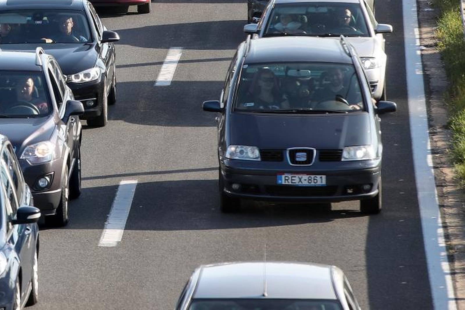 Gužva je na većini cesta, a kod Lučkog kolona duga kilometar