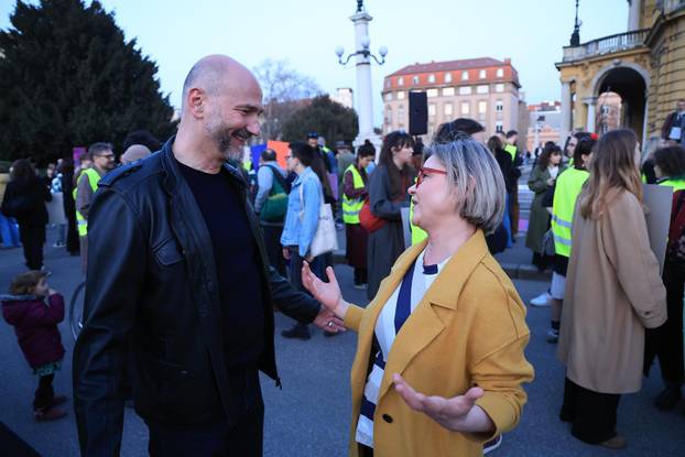 Zagreb: Održan jubilarni 10. Noćni marš za prava žena "Žene – kičma otpora"