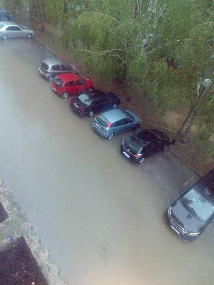 Ulice i podvožnjaci pod vodom: Zagreb pogodilo jako nevrijeme