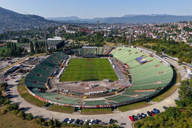 Zagreb: Pogled iz zraka na travnjak stadiona Asim Ferhatović Hase nakon tri koncerta Dine Merlina