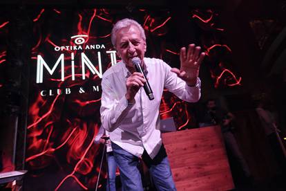 Zagreb: Miroslav Ilić održao je koncert u klubu Mint 
