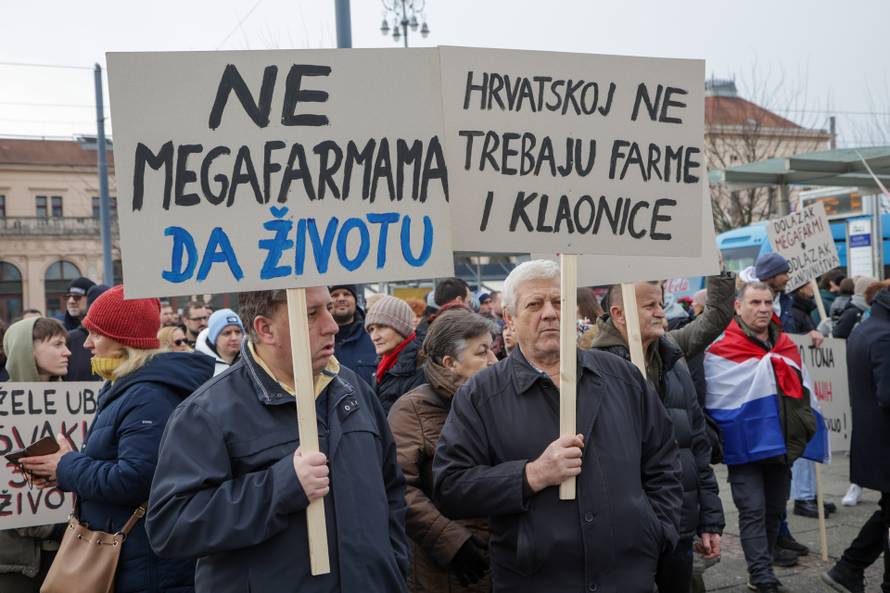 Zagreb: Prosvjed protiv kompleksa industrijskih megafarmi i klaonica peradi u Sisačko-moslavačkoj županiji