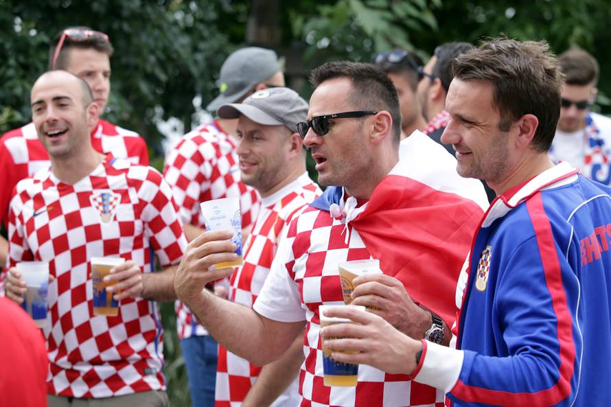 Galerija navijača u Francuskoj: Kockice okupirale St. Etienne