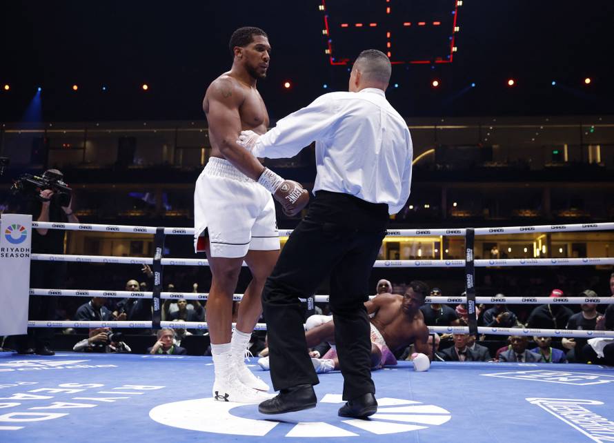 Antony Joshua v Francis Ngannou