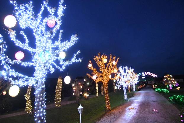 Grabovica: Uskrsna čarolija svjetla by Salaj donosi magičan ugođaj sa preko 60.000 pisanica