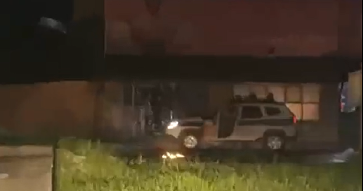 Užas kod Viteza: Muškarac sebe i policajca polio zapaljivom tekućinom i zapalio na parkingu