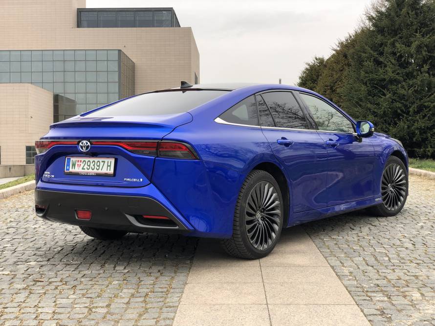 Vozili smo prvi auto na vodik u Hrvatskoj: Iz 'ispuha' mu izlazi čista voda, ovo je budućnost