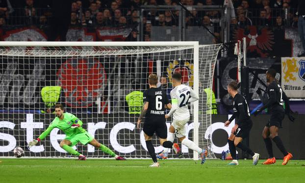 Champions League - Round of 16 First Leg - Eintracht Frankfurt v Napoli