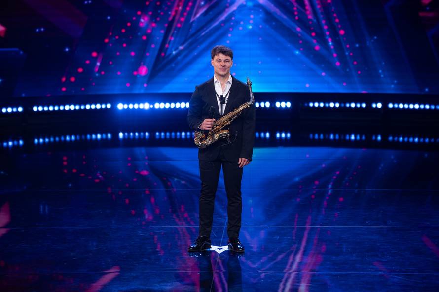 Pred žiri 'Supertalenta' stiže par koji zajedno izvodi akrobacije, iako je ona potpuno slijepa