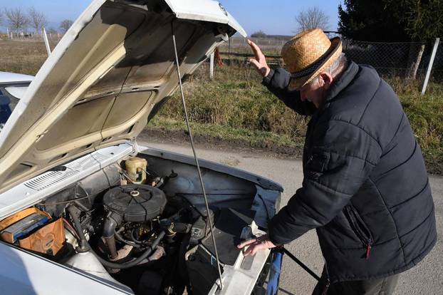 Požega - Zdravko Thür vlasnik je starog Opel Kadetta iz davnih sedamdesetih godina.