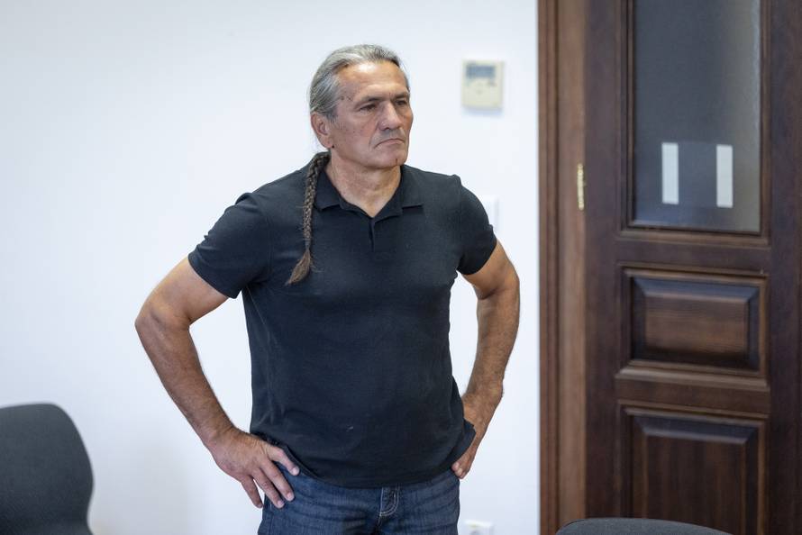 Osijek: Nastavljeno suđenje Damiru Dekaniću