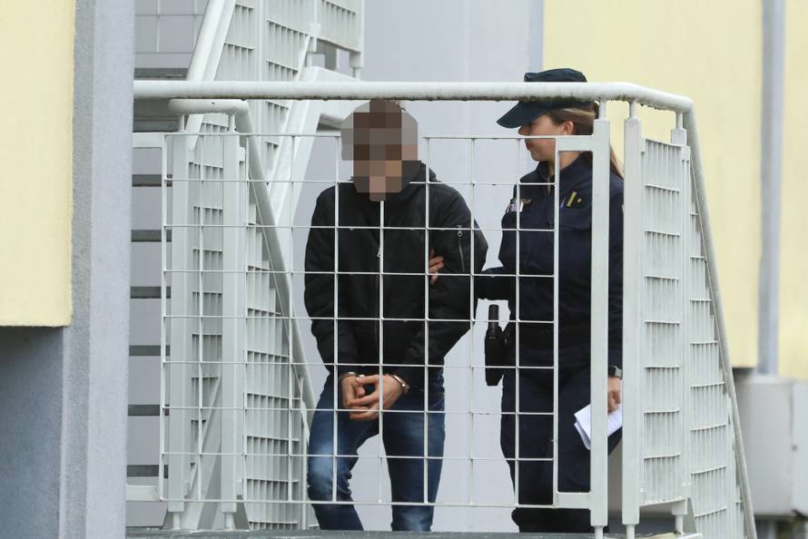 Zagreb: Privođenje osumnjičenog za požar u Vjesniku