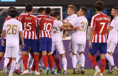 Atleti Realu dali sedam: Costa zabio četiri gola pa pocrvenio