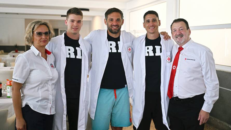 Đalović i igrači Rijeke kuhali za korisnike pučke kuhinje: 'Sjajan je osjećaj pomoći ovim ljudima'