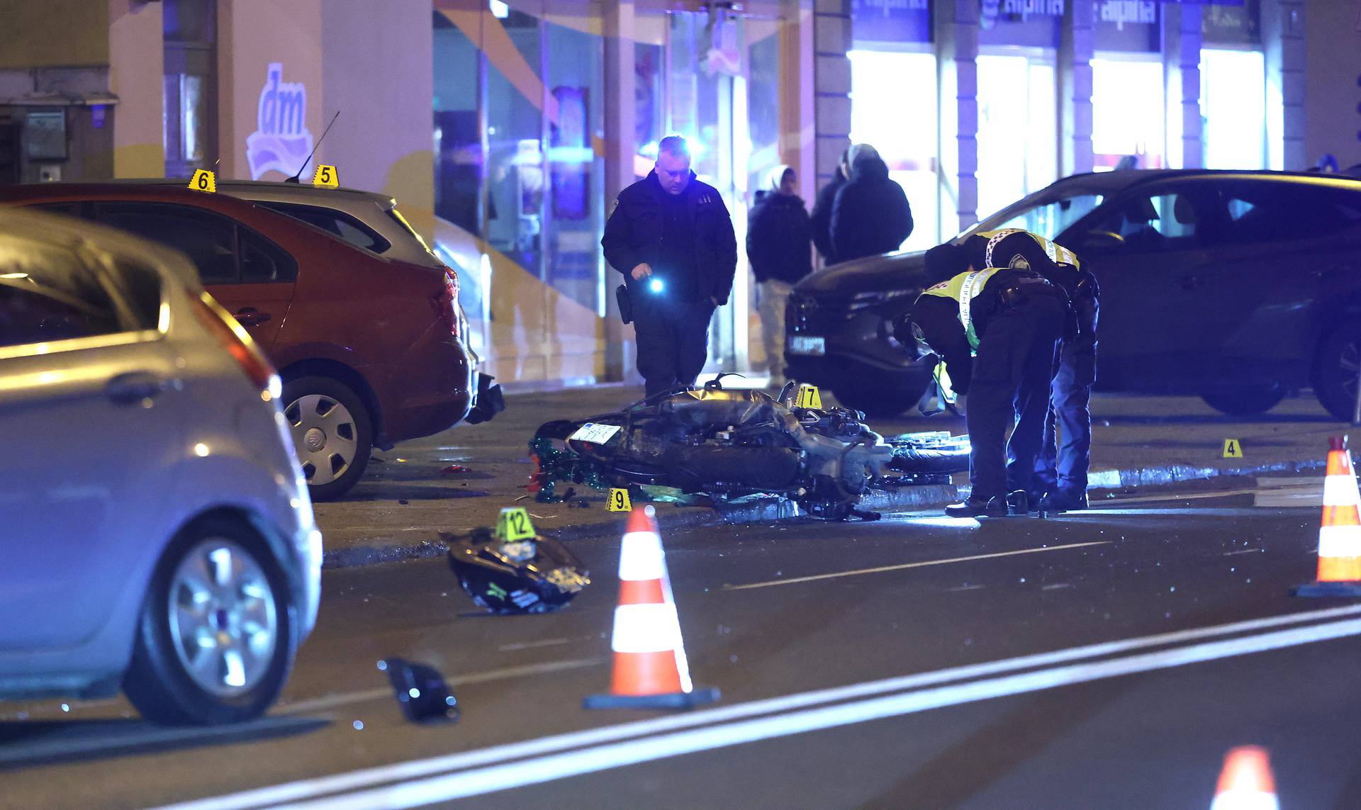 Zagreb: Jedna osoba je poginula u sudaru motocikla i osobnog automobila u Ilici 