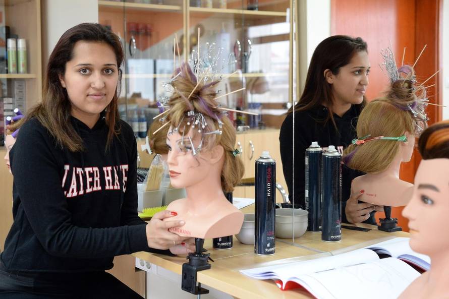 Najbolji dolaze u Zagreb: Ivana radi čuda s češljem i škarama