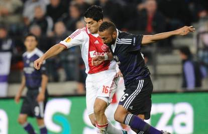 Anderlecht do boda protiv Ajaxa i s čovjekom manje
