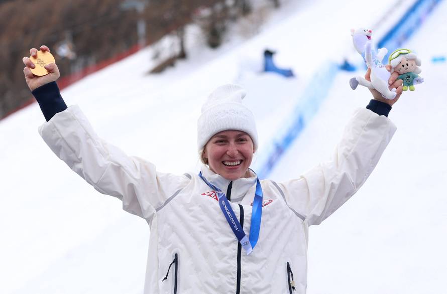Freestyle Skiing - Women's Moguls Victory Ceremony
