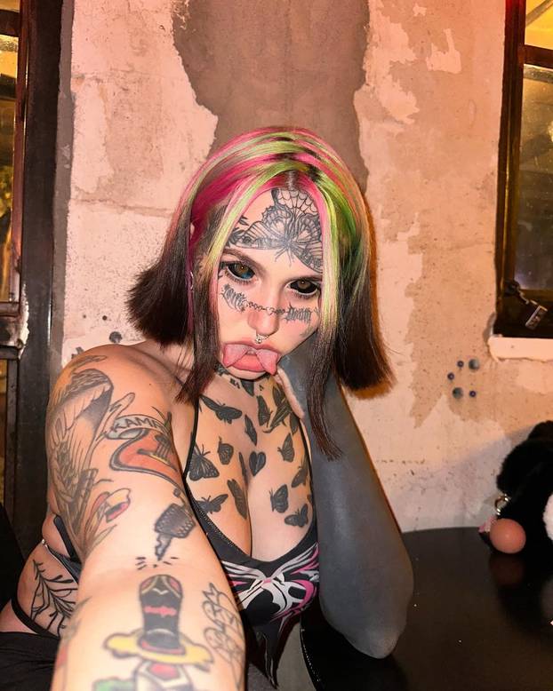 FOTO Cijela je tetovirana, ima i zmijski jezik: 'Vrijeđaju me da sam demon! Osjećam se lijepo'