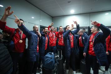 Do&ccaron;ek bron&ccaron;anih rukometa&scaron;a u Zra&ccaron;noj luci Franjo Tu&dstrok;man