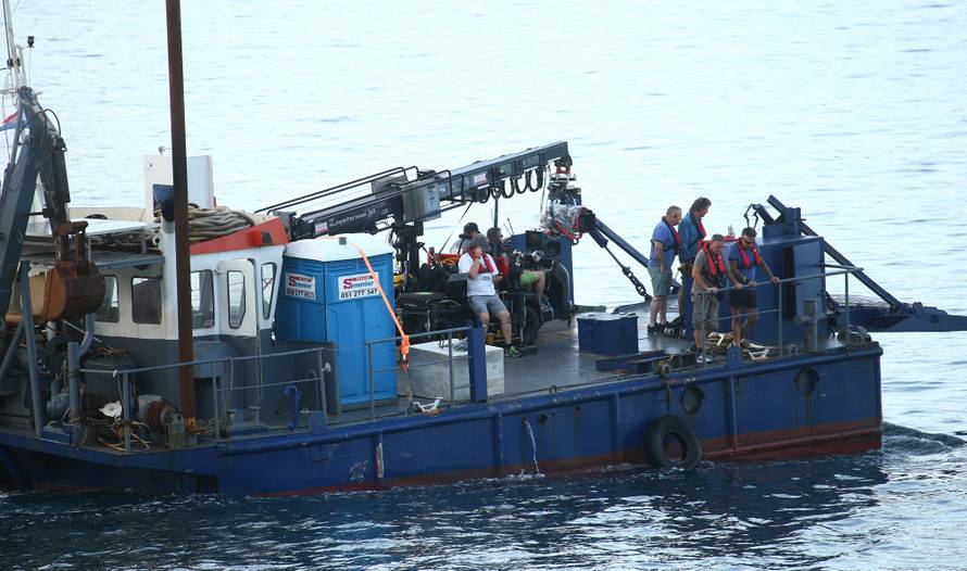 Snimali su na Visu: Izašli prvi kadrovi iz filma 'Mamma Mia'