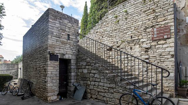 Grad Pula planira urediti javni zahod na Giardinima