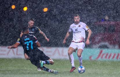 Rijeka na natopljenom terenu izborila povratak na vrh tablice! Dosuđena su čak četiri penala