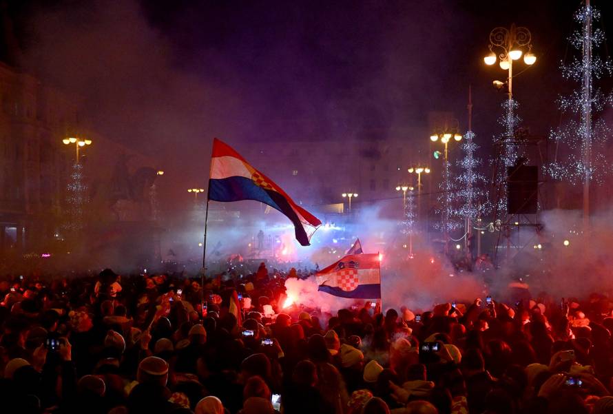 Zagreb: Vatreni stigli na trg