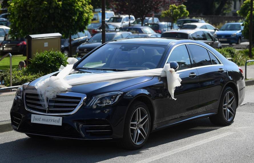 Vjenčanje boksača Filipa Hrgovića i Marinele Čaja u župi Svih svetih u Sesvetama