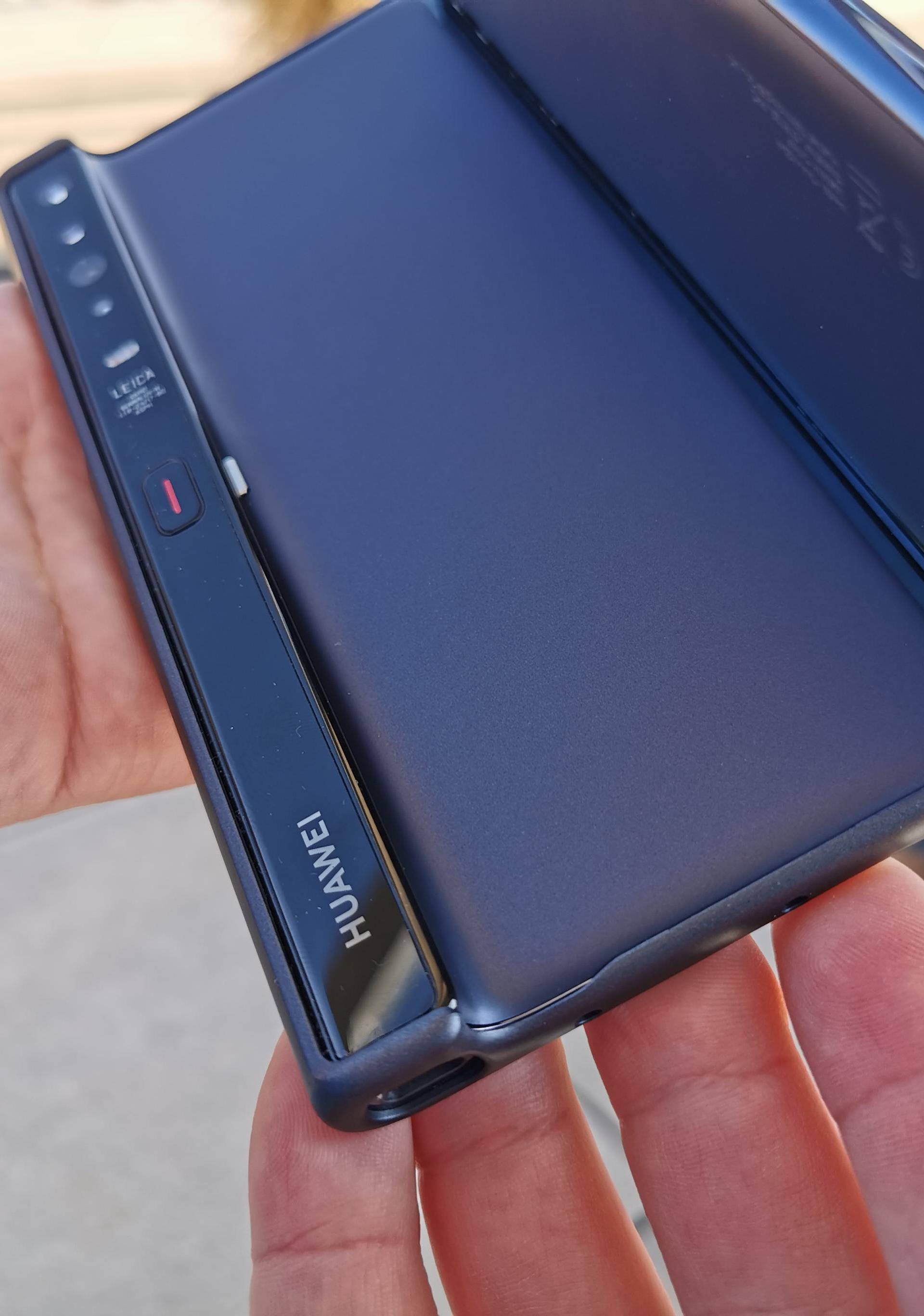 Telefon na rubu budućnosti: Testirali smo Huawei Mate Xs