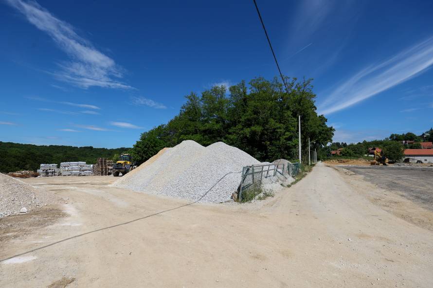 Ilegalno odlagalište otpada u Dubravi Pušćanskoj