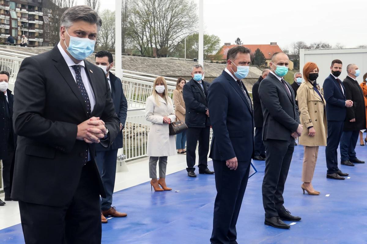 'Milanovićeve izjave su talog društvenih mreža, nacrtao je metu na zastupnika Pupovca'