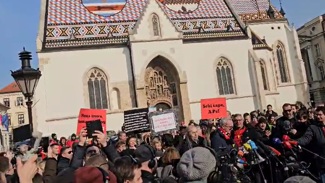 VIDEO Pogledajte prosvjed na Markovu trgu: 'Nemojte pišati i uvjeravati nas  da je to kiša!'