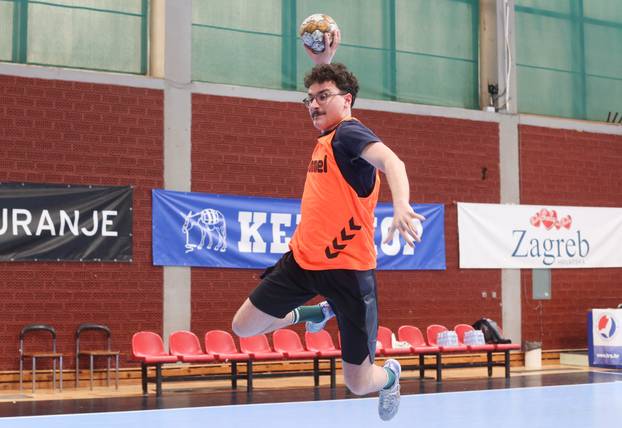 Zagreb: Glumačka postava BOK festa na treningu s RK Zagrebom