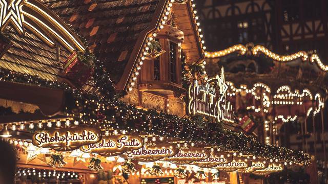 Vraća se slavni božićni sajam u Strasbourgu, uz mjere opreza