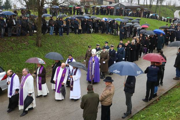 Novigrad na Dobri: Sprovod generala Pavla Miljavca