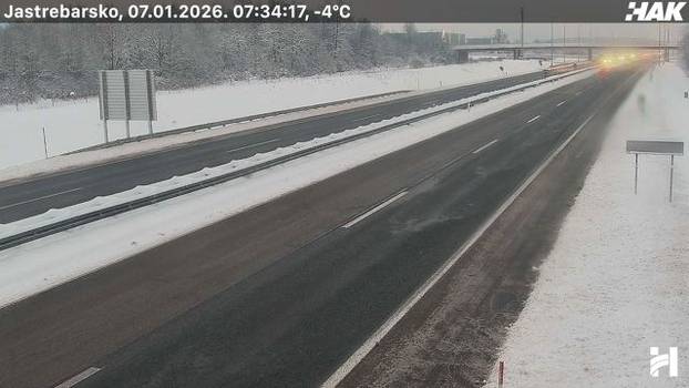 FOTO Autoceste diljem Hrvatske zametene snijegom, pogledajte