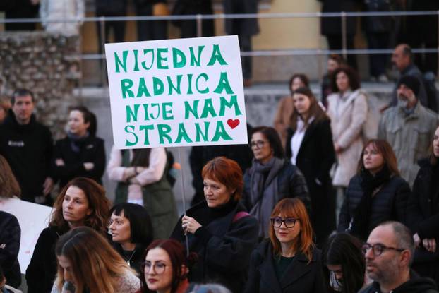 Pula: 4. Noćni marš u Puli pod parolom Žene - kičma otpora