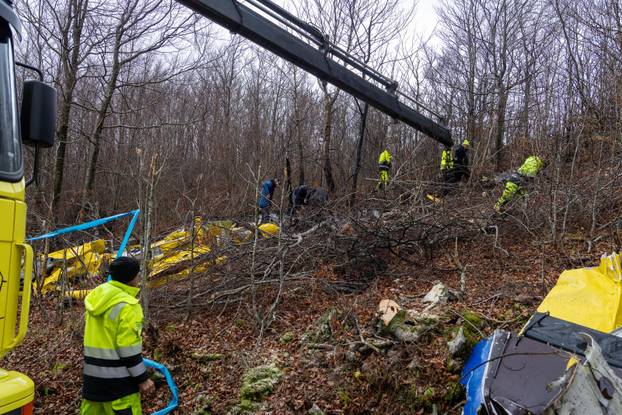 Počelo je uklanjanje turskog Airtractora koji je pao kod Senja