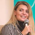 Ella Dvornik nasmijana u zagrljaju tajanstvenog čovjeka: 'Život u zadnje vrijeme...'