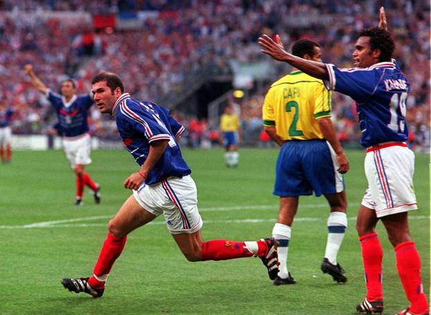 FILE PHOTO: Football - 1998 FIFA World Cup - Final - France v Brazil - Stade de France, Saint Denis - 12/7/98